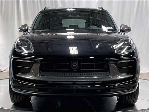 New 2026 Porsche Macan Turbo image 10