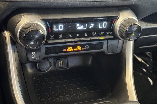 Certified 2025 Toyota RAV4 XLE AWD/4WD image 25