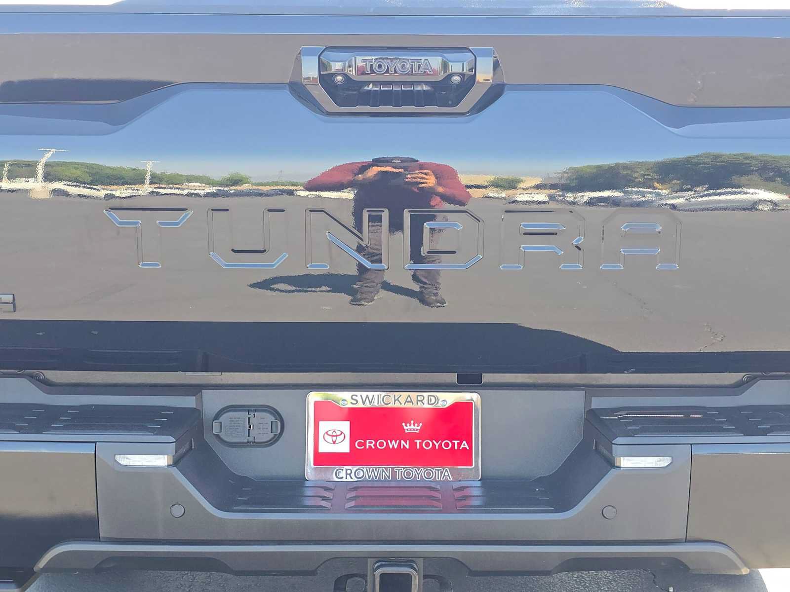 Used 2023 Toyota Tundra Platinum w/ Advanced Package AWD/4WD image 13