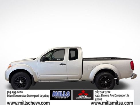 Used 2015 Nissan Frontier SV w/ SV Value Truck Package AWD/4WD image 8