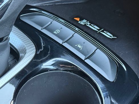 Used 2025 Buick Envista Avenir FWD image 26