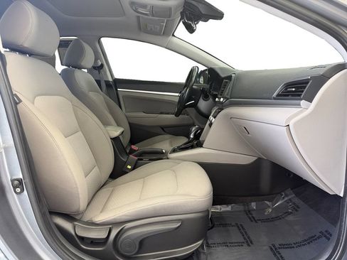 Used 2019 Hyundai Elantra Value Edition FWD image 17