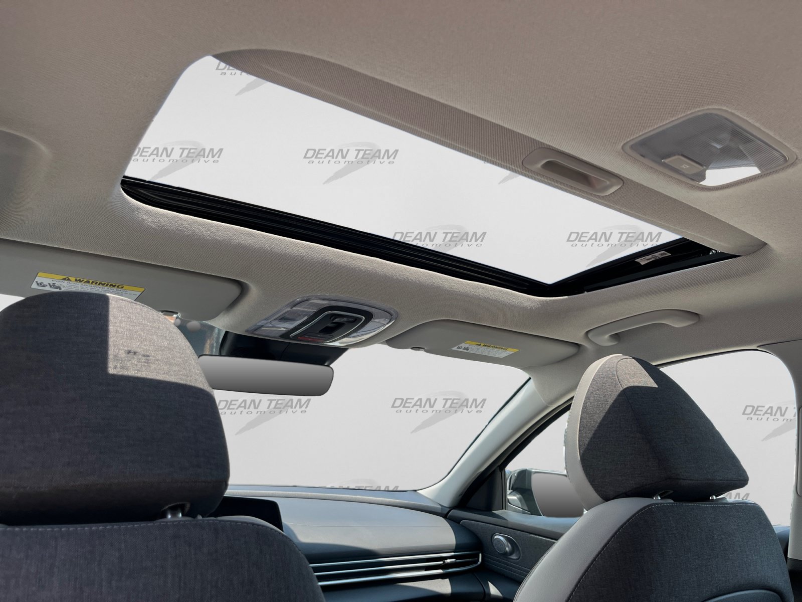 Used 2025 Hyundai Elantra Limited FWD image 17