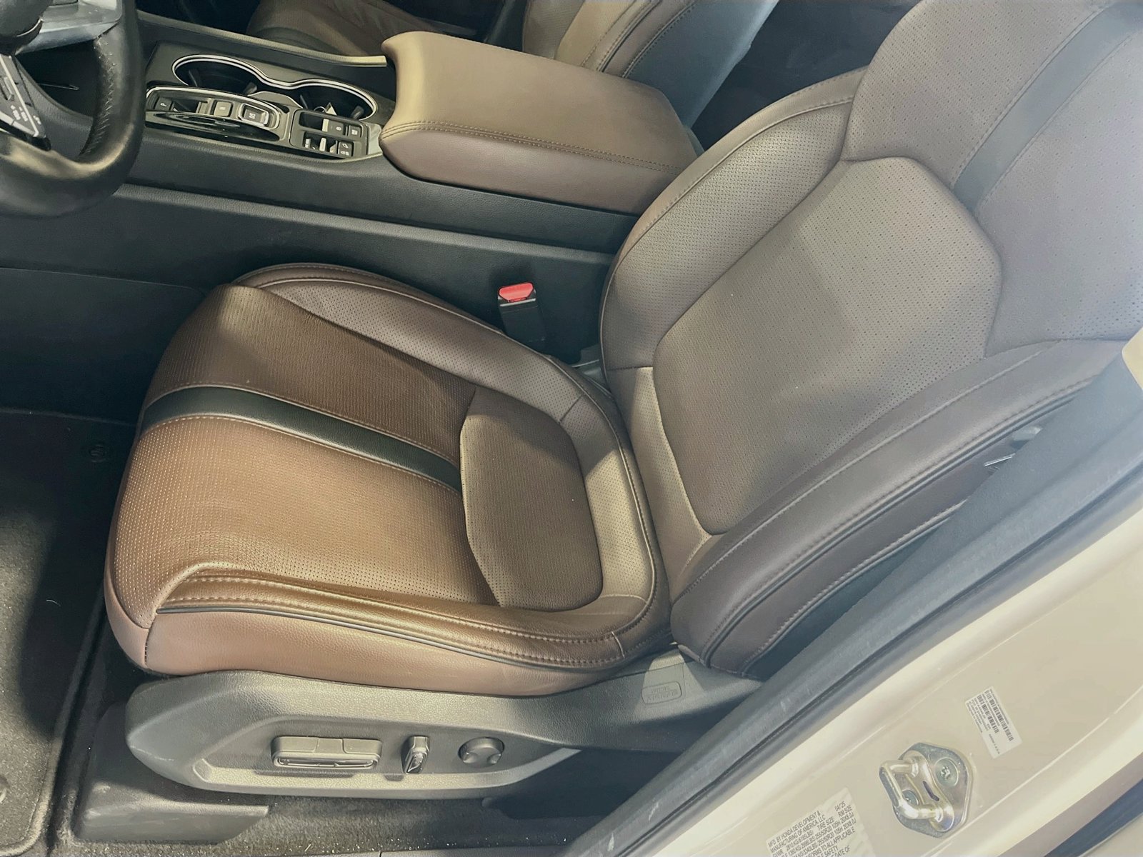 Used 2025 Honda Pilot Elite image 19