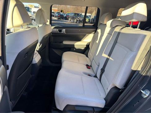 Used 2025 Hyundai Santa Fe SE AWD/4WD image 35
