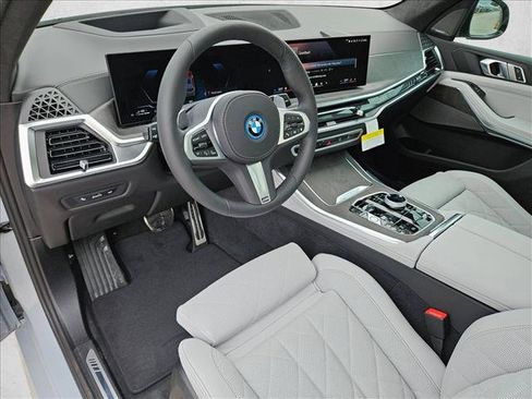 Used 2026 BMW X5 xDrive50e w/ Executive Package AWD/4WD image 3