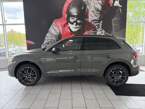 Used 2023 Audi SQ5 Premium Plus w/ Premium Plus Package AWD/4WD image 2