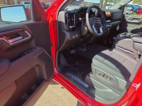 New 2026 GMC Sierra 1500 SLE w/ X31 Off-Road Package AWD/4WD image 11
