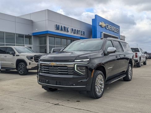 New 2026 Chevrolet Suburban Premier image 1