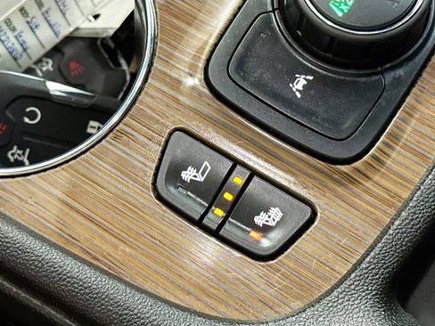 Used 2021 GMC Acadia SLE w/ Driver Convenience Package image 20