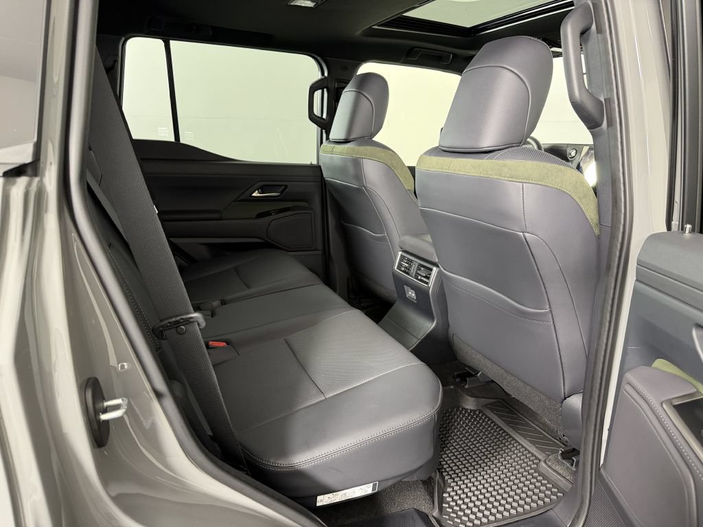 Used 2025 Lexus GX 550 AWD/4WD image 21