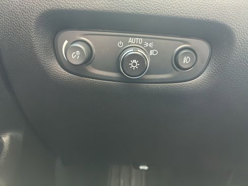 Used 2021 Chevrolet Traverse Premier w/ Redline Edition FWD image 27