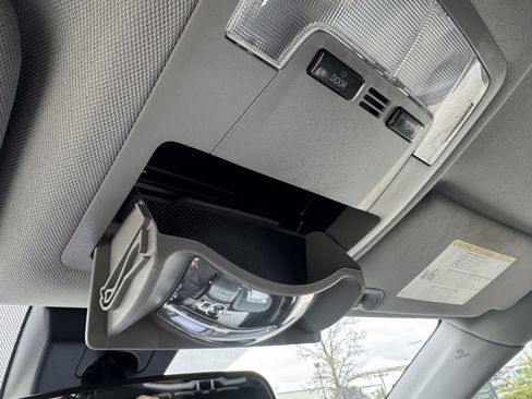 Certified 2019 Toyota Highlander Plus AWD/4WD image 29