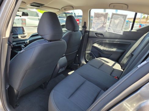 Used 2025 Nissan Altima 2.5 SV FWD image 14