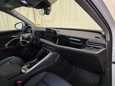 Certified 2025 Audi Q5 Premium Plus w/ Premium Plus AWD/4WD image 38