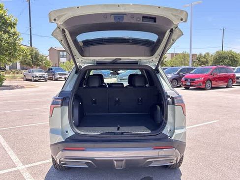 Used 2026 Chevrolet Equinox ACTIV w/ Convenience Package III FWD image 35