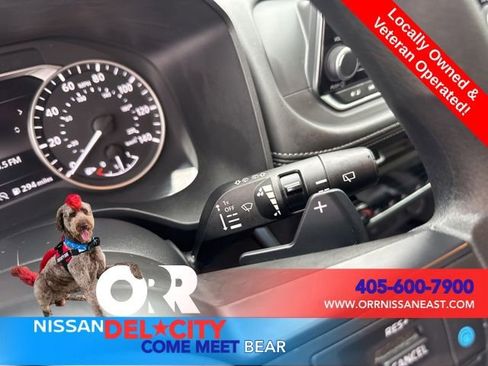 Used 2024 Nissan Rogue SV FWD image 19