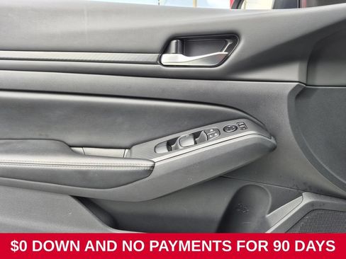 Used 2025 Nissan Altima 2.5 SV FWD image 11
