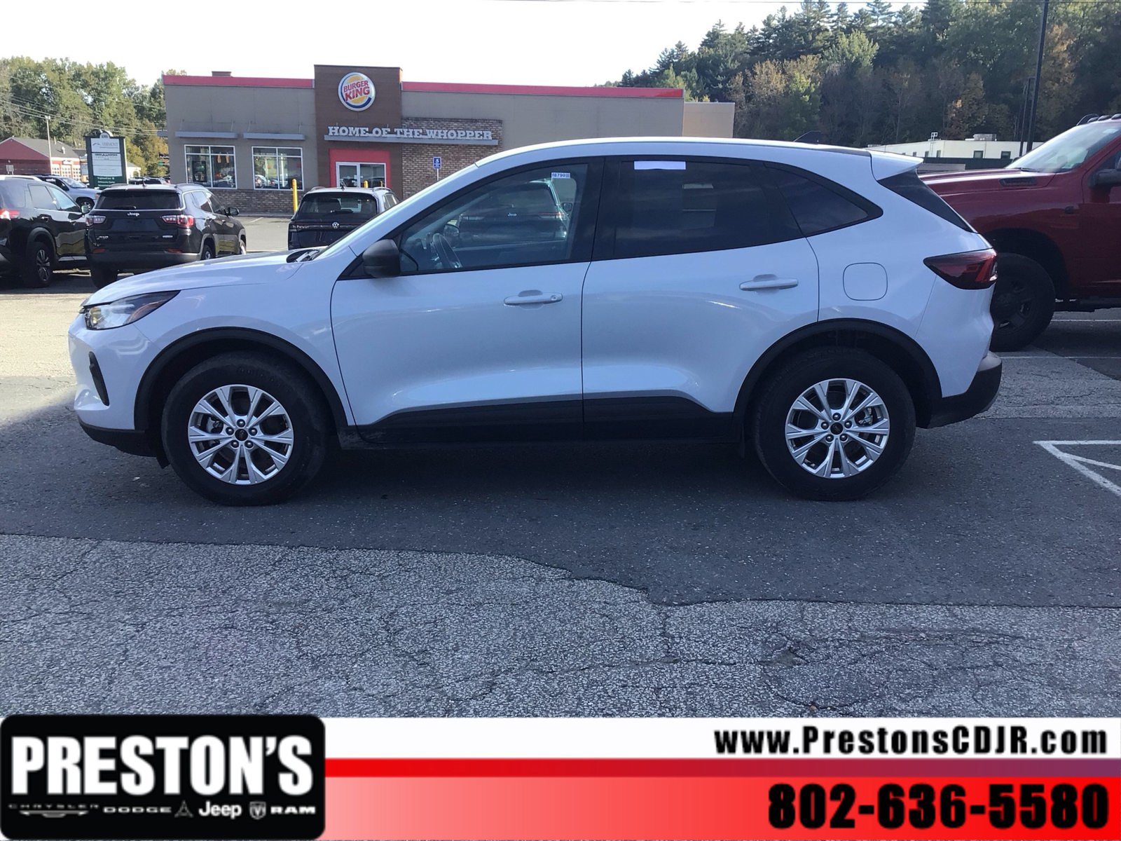 Used 2025 Ford Escape Active AWD/4WD image 2
