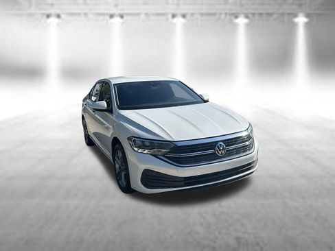 Used 2023 Volkswagen Jetta SE FWD image 7