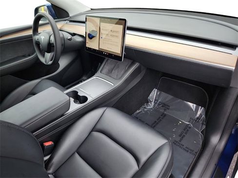 Used 2022 Tesla Model Y Performance image 20