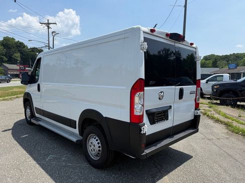 Used 2025 RAM ProMaster 2500 w/ U-Haul Equipment Group FWD image 18