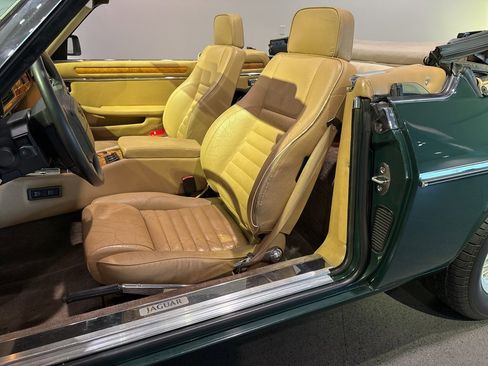 Used 1990 Jaguar XJS V12 Convertible image 4
