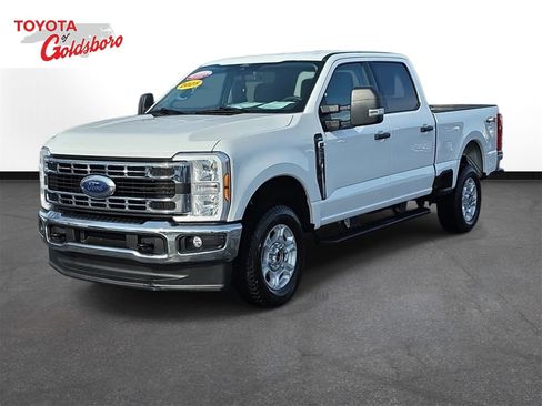 Used 2025 Ford F250 XLT image 1