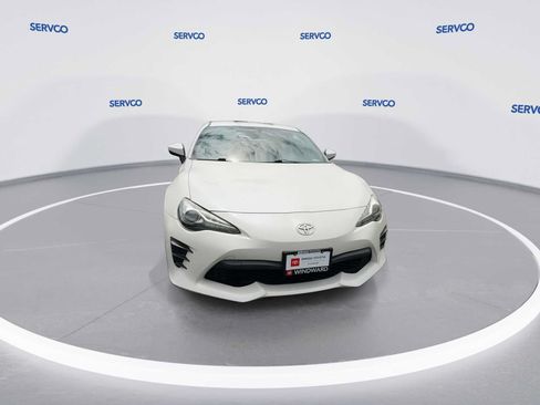 Used 2017 Toyota 86 RWD image 2