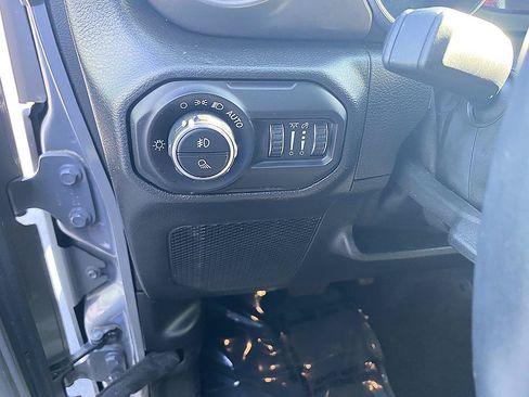 Used 2021 Jeep Gladiator Sport AWD/4WD image 23
