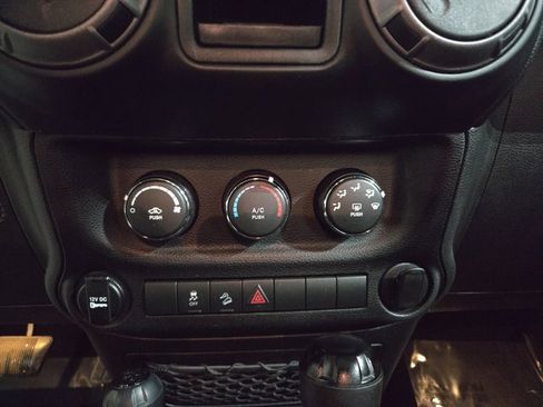 Used 2017 Jeep Wrangler Unlimited Sport image 23