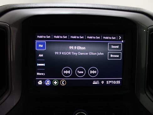 Used 2022 Chevrolet Silverado 2500 Custom w/ Custom Value Package image 3