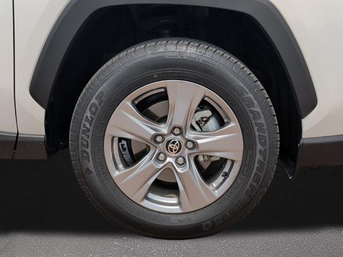 Used 2025 Toyota RAV4 LE AWD/4WD image 7