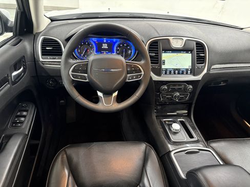 Used 2023 Chrysler 300 Touring L w/ Popular Equipment Group RWD image 10