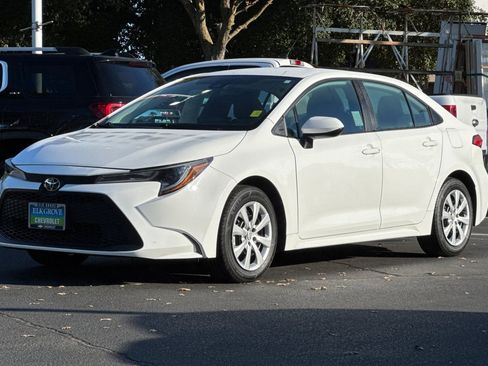 Used 2022 Toyota Corolla LE image 7