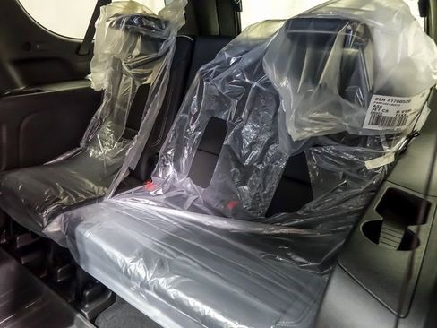 New 2026 Chevrolet Suburban Premier image 13