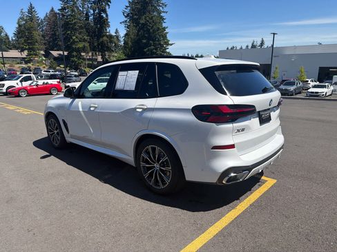 Used 2026 BMW X5 xDrive50e w/ M Sport Package AWD/4WD image 4