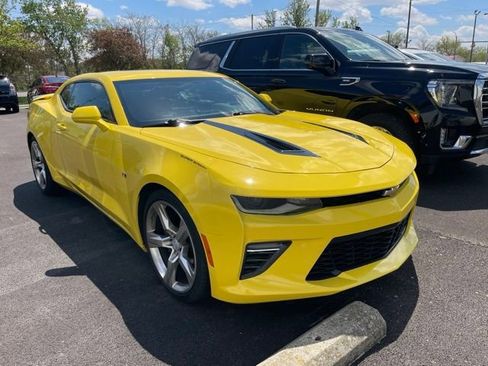 Used 2018 Chevrolet Camaro SS RWD image 2