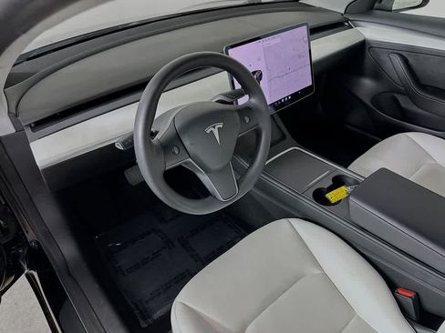Used 2021 Tesla Model 3 Standard Range Plus RWD image 2