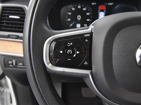 Used 2022 Volvo XC90 T8 Inscription Expression w/ Climate Package image 29