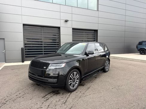 Used 2024 Land Rover Range Rover Long Wheelbase SE AWD/4WD image 1