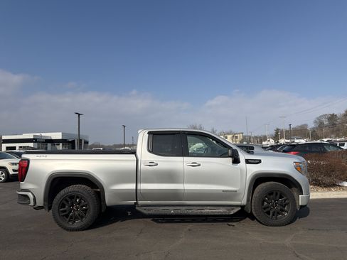 Used 2020 GMC Sierra 1500 Elevation w/ Elevation Value Package image 4