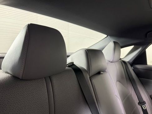 Used 2022 Toyota Avalon Limited w/ Advanced Safety Package image 27