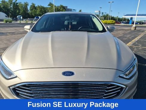 Used 2017 Ford Fusion SE AWD/4WD image 3