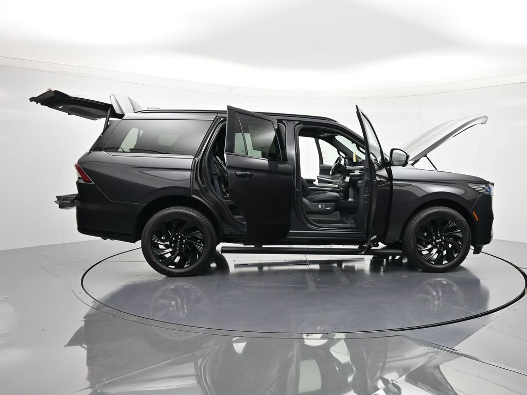 New 2026 Lincoln Navigator Reserve w/ Jet Appearance Package AWD/4WD image 49