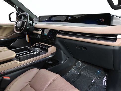 New 2026 Lincoln Navigator Black Label AWD/4WD image 15