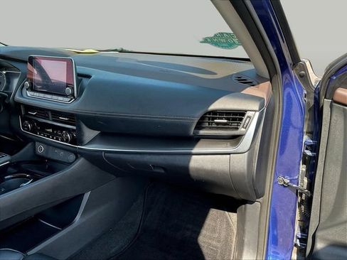 Used 2023 Nissan Rogue SV w/ SV Premium B Package FWD image 27