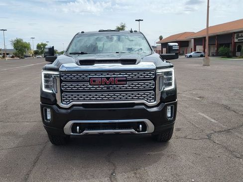 Used 2021 GMC Sierra 2500 Denali w/ Denali Black Diamond Edition AWD/4WD image 3