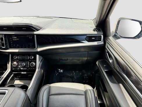 Used 2024 GMC Yukon Denali RWD image 19