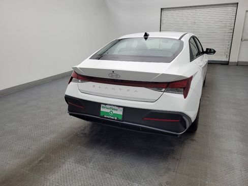 Used 2024 Hyundai Elantra SEL image 7